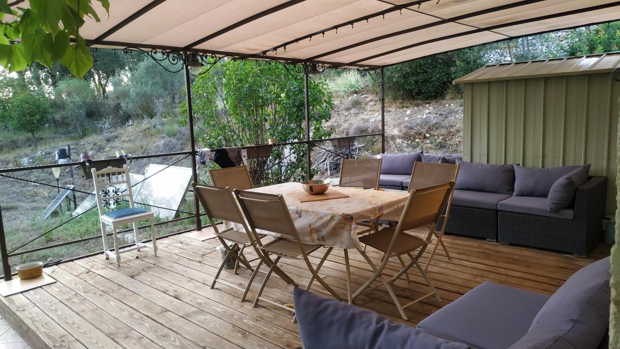 Bed and Breakfast La Pinede De Manon à Barjols Extérieur photo